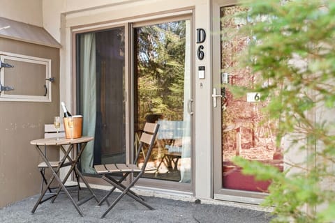 Strap on your skis from the patio of the property and ski directly onto the slopes without even having to walk anywhere!