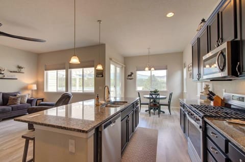 Kitchen, living and dining nook