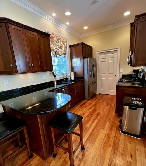 Kitchen; gas cooktop and stove
