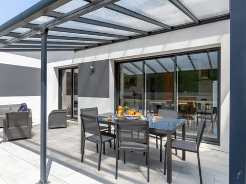 Building, Furniture, Table, Property, Window, Chair, Shade, Interior Design, Floor