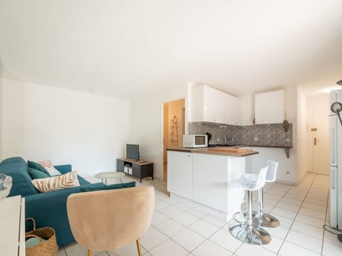 Plant, Furniture, Property, Window, Chair, Building, Wood, Lighting, Flowerpot, Architecture