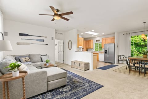 "It was cozy but spacious. The lake is insanely beautiful and it’s so so close to the beach." - Brooke