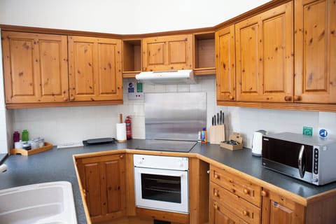 Fully Kitted Kitchen