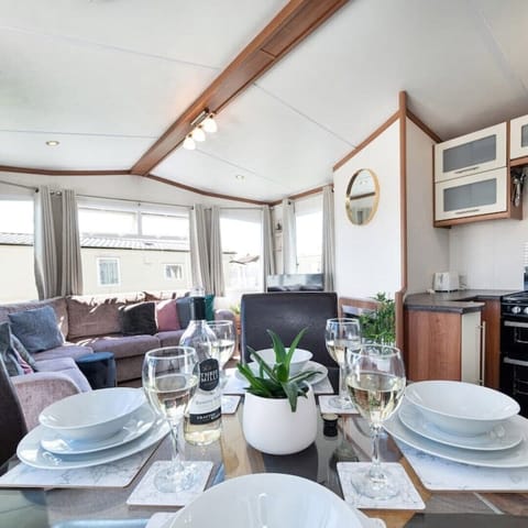 Open plan dining / living space 