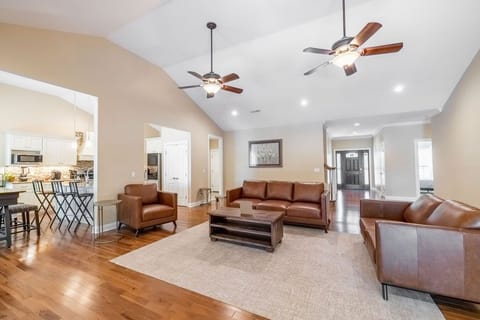 Main floor great room (2)