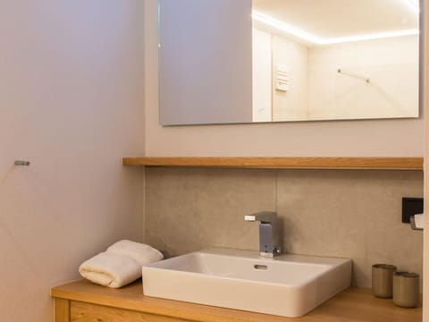 DRZ 103 - Pension Appartements Alpenblick Bed and Breakfast in Maria Alm