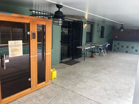 JUST MINUTES FROM THE BEACH House in Lantana