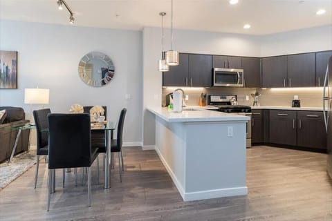 North Peninsula Menlo Park 1 Bedroom Dining Room