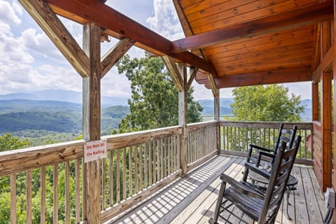 Panoramic Mt Leconte mountain views from the spacious decks