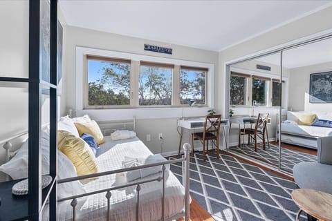 Second bedroom that can also be used as a study! 