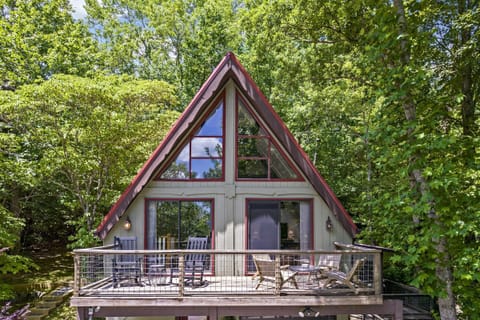 Modern Beautifully Designed A Frame /\ in Connestee Falls Community 15 minutes to downtown Brevard!