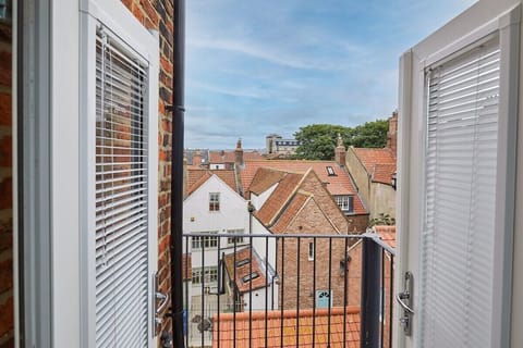 One Mulgrave Place, Whitby - Host & Stay