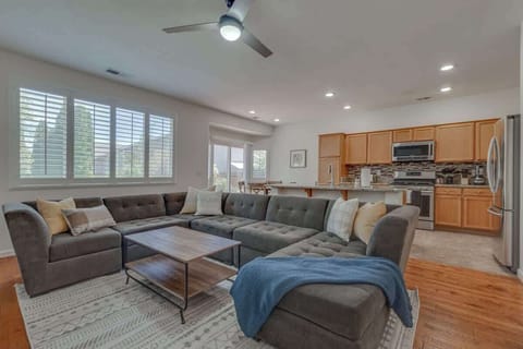We are proud to present a fantastic 4BR family home in the charming city of Sparks, Nevada!