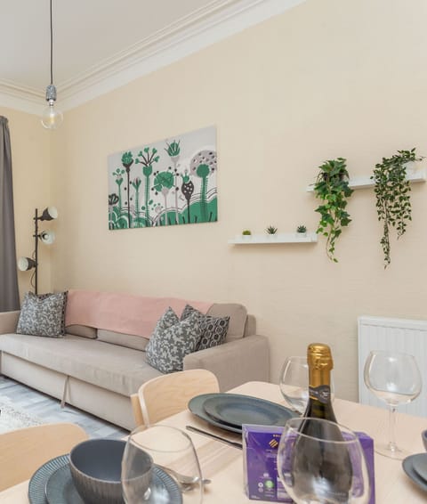 Living Room / Lounge