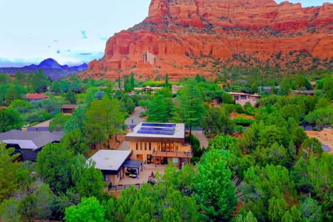 Sedona Vacation Rental | 4BR | 3.5BA | 3,252 Sq Ft | 2 Steps to Enter