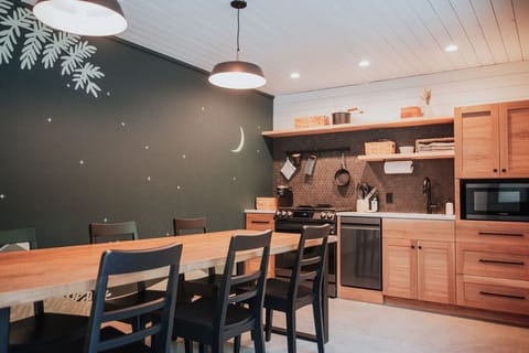 Bathhouse shared kitchen and table