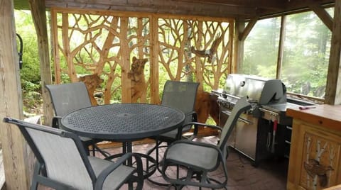 Outdoor kitchen area