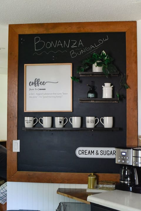 Full kitchen with coffee bar