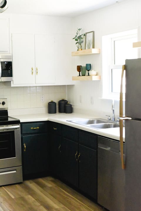 Full kitchen with new stainless steel appliances