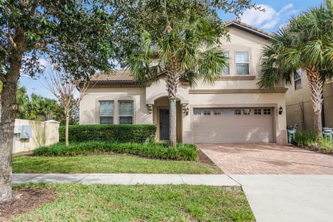 Beautiful 8 bed 6 bath villa located in Windsor At Westside Resort