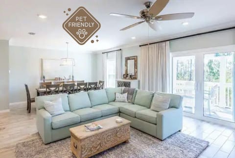 Pet friendly Perdio Key Villa rental, open floor plan, resort amenities incl!