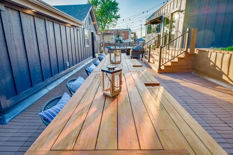 Savor an exquisite dining experience with our alfresco option. And, for added enjoyment, our clubhouse features a ping pong table and dart board. Embrace luxury like never before.