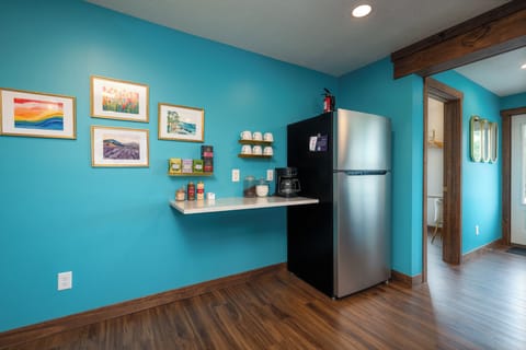 Three king bedrooms, 1.5 baths, and plenty of common space make the Sapphire a go-to for families, friends, and couples traveling together. Each room has its own sink, so getting ready is a breeze.