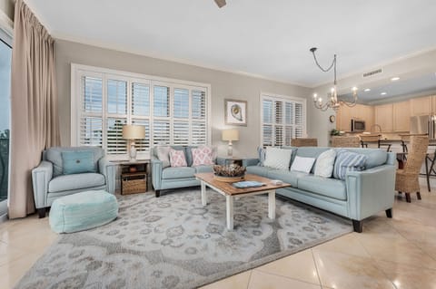 Looking for the perfect family vacation spot? We’ve got it! Relax, unwind, and make lifelong memories in this bright and comfortable coastal family condo.
