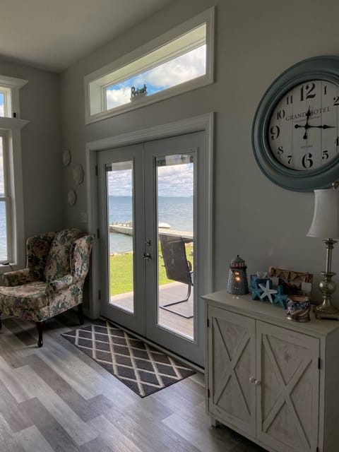 Door to outside deck 