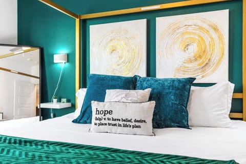 Unwind with your favorite drink or get lost in your favorite book. Turn on the white noise device as you sink into the comfortable King-size canopy bed. Sweet dreams!
