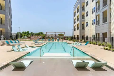 Dive into the outdoor pool, cozy up beside the fire pit, or whip up a delicious dinner on the barbecue grill. 