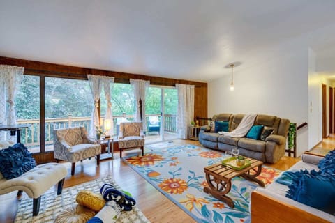 Living room #1 - plenty seating