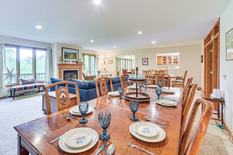 Spooner Vacation Rental | 5BR | 4BA | 2,800 Sq Ft | 2 Steps Required