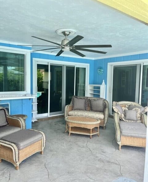 Lanai, with large screen TV