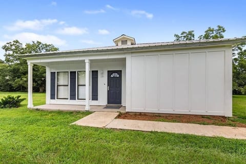 Welcome to Country Living!
