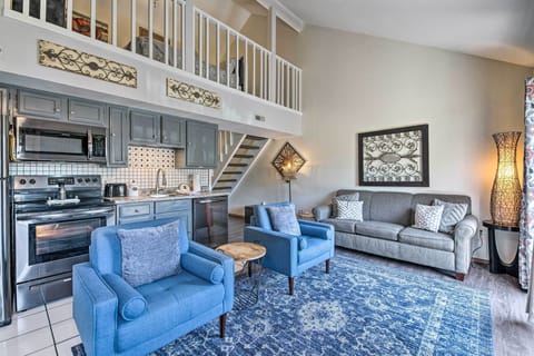 Branson Vacation Rental | 1BR | 2BA | Access Only By Stairs | 859 Sq Ft