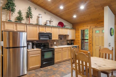 Full Kitchen and Dining Area