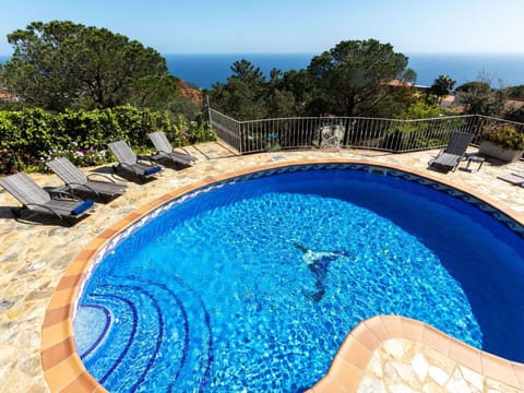 Water, Sky, Swimming Pool, Nature, Tree, Azure, Blue, Outdoor Furniture, Seaside Resort, Leisure