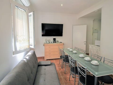 Furniture, Sink, Table, Window, Interior Design, Building, Flooring, Wood, Floor, Wall