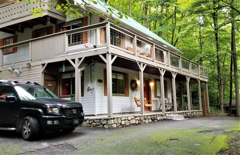 There is plenty of flat parking right up to the door of For the Good Times cabin