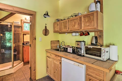 Kitchen | Cooking Basics | Single-Plate Induction Burner | Mini-Fridge