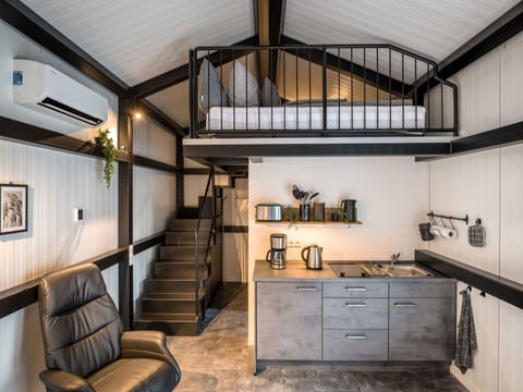 Property, Furniture, Cabinetry, Building, Countertop, Wood, Drawer, Interior Design, Lighting, Stairs