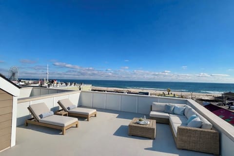 Rooftop deck 