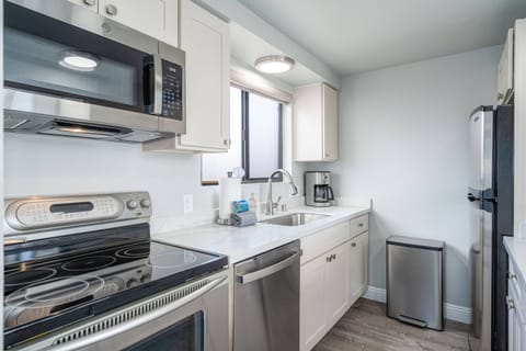 Low Res 280 Hauoli Street C7 Wailuku HI Hono Kai C7 30