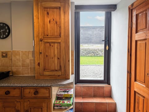 Kitchen/diner | Tom Wragg Suite - Burton Manor Farm, Bakewell