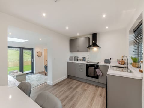 Kitchen/diner | The Bunker - Vallum Villas, Bardon Mill, nr Hexham