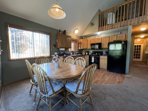 Dining room table seats 6