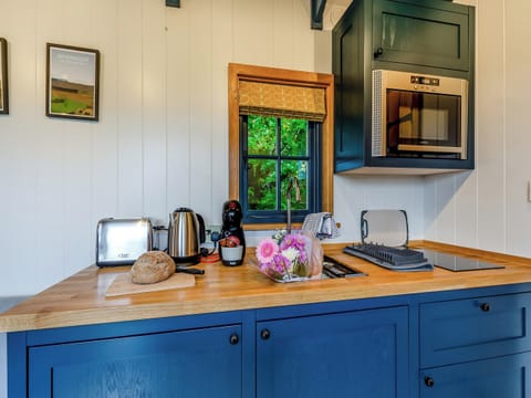 Open plan living space | The Dalesbred Hut - Hollow Hill Huts, Rathmell, near Settle