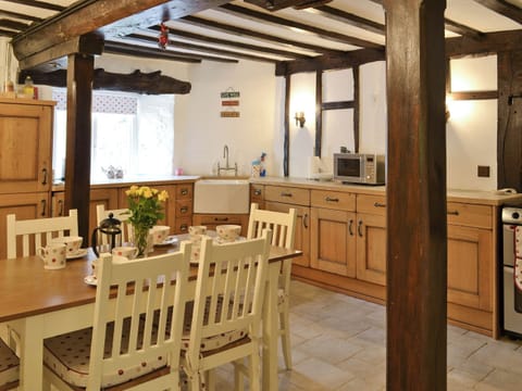Kitchen/diner | Bee Bowl Cottage, Landcross, nr. Bideford