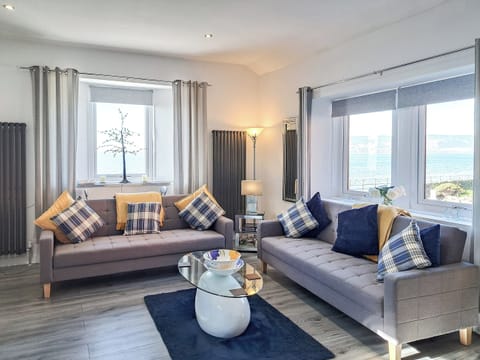 Open plan living space | Strathclyde Cottage North, Skelmorlie
